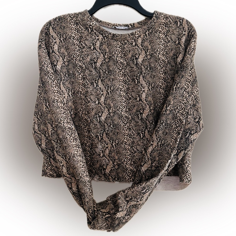 ZARA 🖤🐍 crewneck sweatshirt